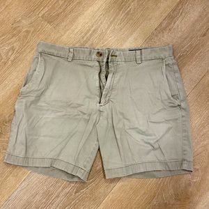 Vineyard Vines Khaki Breaker Short - 34